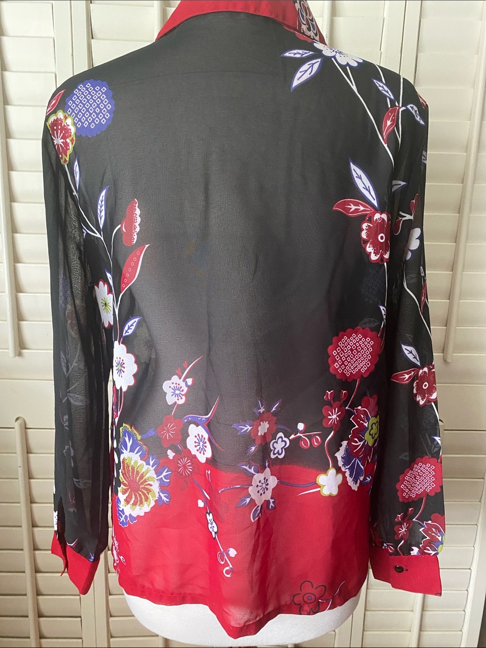 Sheer Floral Button-Front Blouse with Red Trim - Picture 5 of 6